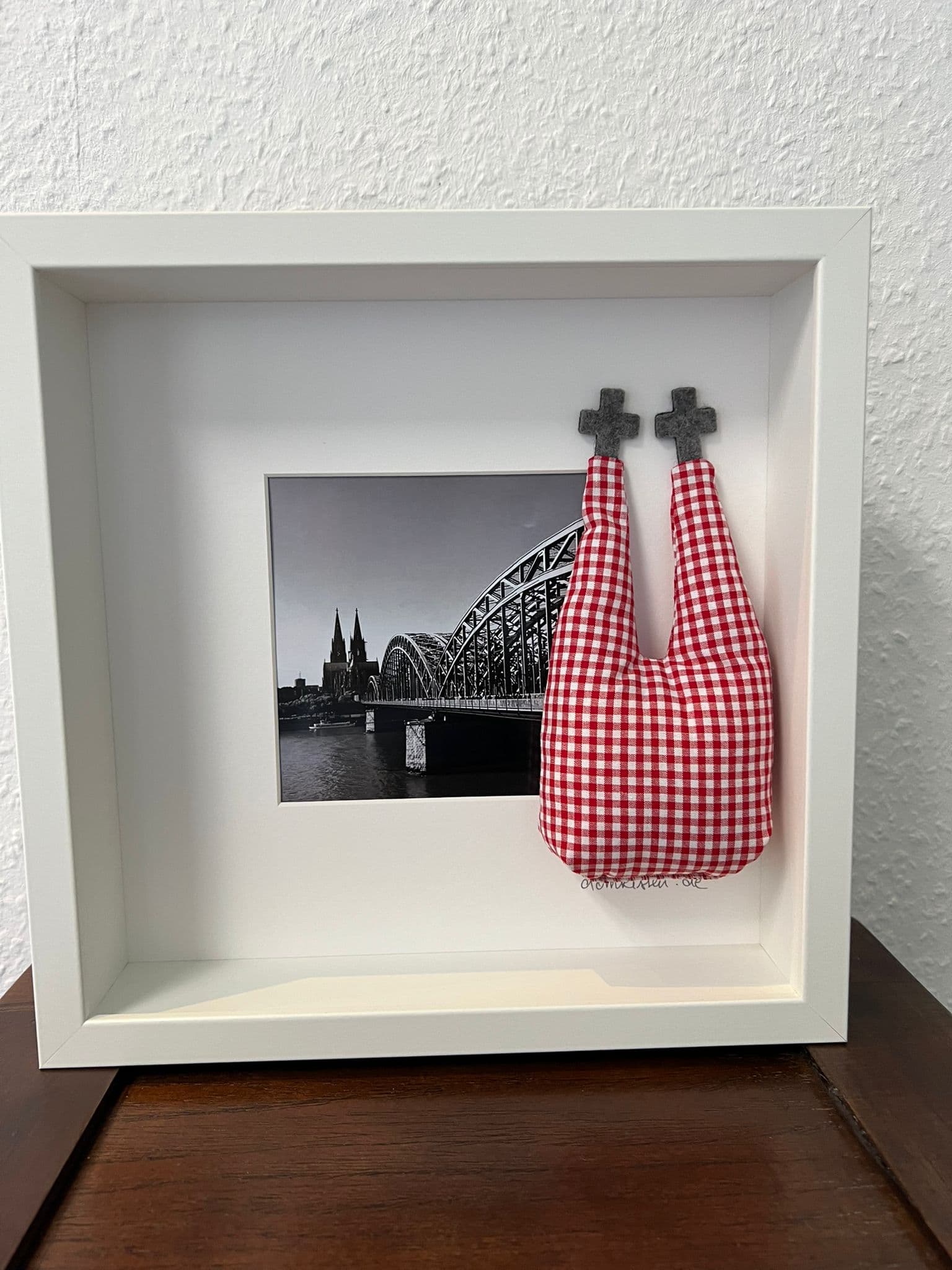 Dom Bild rot-kariert